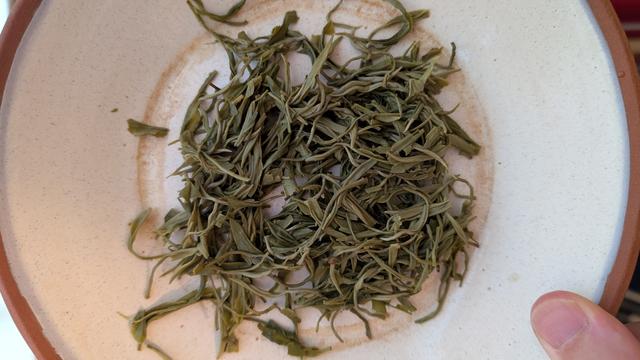 Spent tea leaves