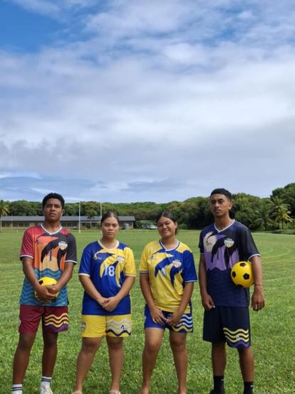 Spieler*innen von Niue im neuen Nationaltrikot.
