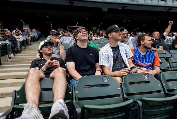 Rate Field, White Sox embrace papal legacy