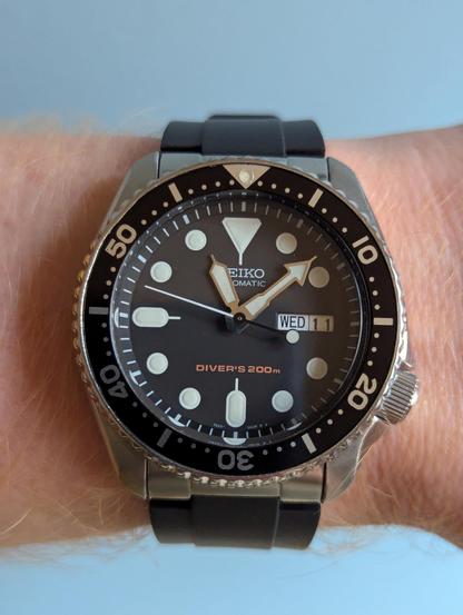 A dial shot of a Seiko SKX007.