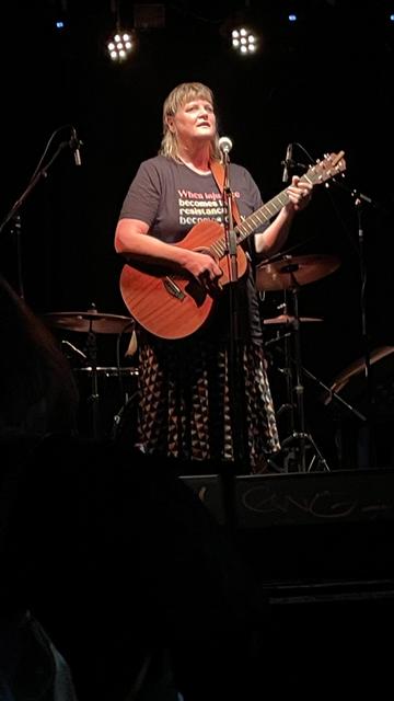 Barbara Manning ja kitara