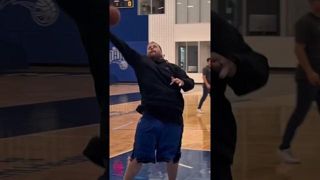 @JellyRoll pulled up and played some hoops!