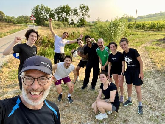 Selfie of the ISWS running group all smiling to the camera.