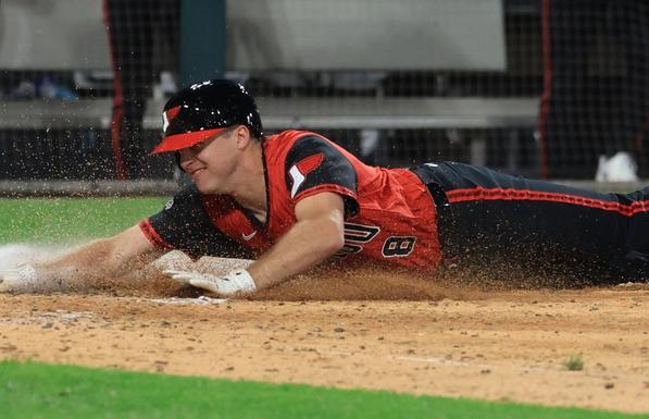 White Sox have youth; Cubs eye trade deadline