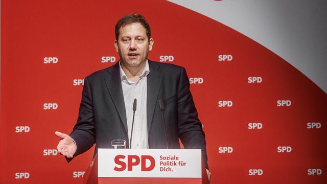 Foto, das Lars Klingbeil zeigt.