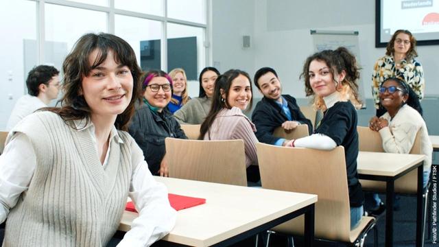 Blick in einen Seminarraum am Fachbereich Translations-, Sprach- und Kulturwissenschaft am Campus Germersheim (Foto/©: Pathfinder Studios / FTSK)