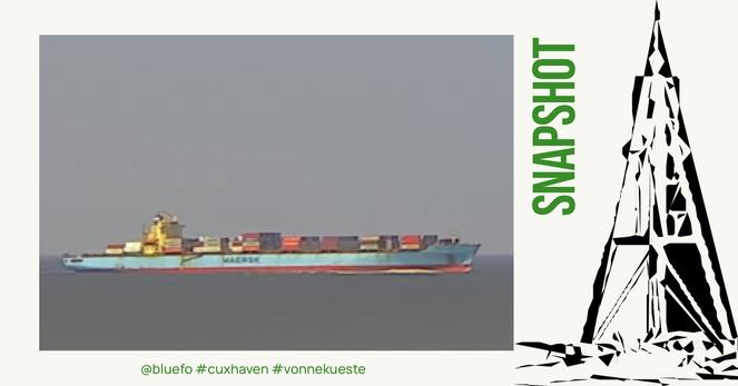 Schiff auf der Elbe vor #Cuxhaven
