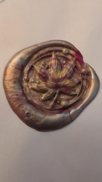 Wax seal of a leaf