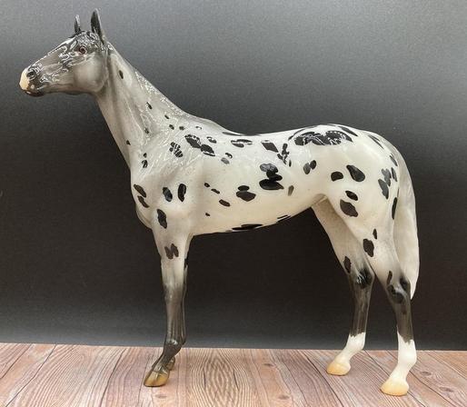 Breyer horse model - lack leopard appaloosa in glossy!
