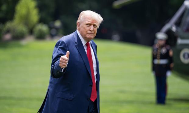 Donald Trump saludando, en una imagen de archivo. (Tom Williams)