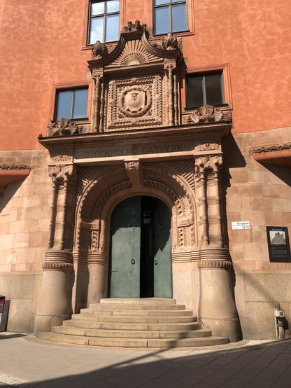 Porte d’entrée d’immeuble à Stockholm