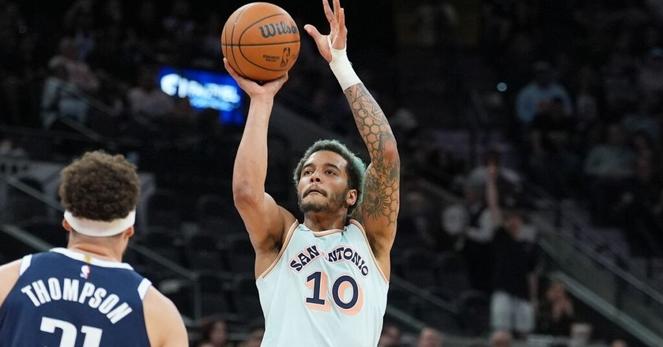 Jeremy Sochan shows off his new and improved jump shot in workout video