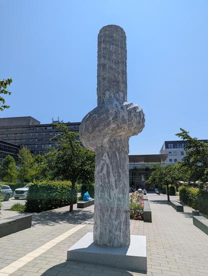Image taken by m_fuhrmann, available under CC-BY-SA. It is made with the thematic map artwork in changeset https://openstreetmap.org/changeset/167529591