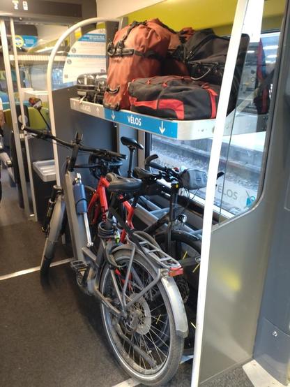 bicycle storage in the Intercités to Lyon, already organised according to who gets off first