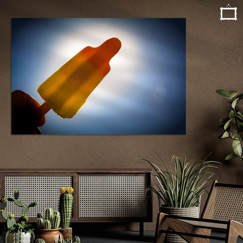 Goeiemorgen allemaal!

We krijgen een prachtige zomerdag! Met misschien vuurwerk later vanavond. Het is vanmorgen al zonnig met in het zuiden wat meer bewolking en heel misschien en piepklein (onweers)buitje. Mag geen naam hebben. Mag niet! Geef ik dus geen naam! Vanmiddag en vanavond is het zonnig en droog, en de temperaturen liggen tussen de 27 graden in het noorden tot lokaal 33 graden in het zuiden. Er geldt zonkracht 7. Maar dan ... later vanavond kunnen er vanuit het zuidwesten buien opkomen, mogelijk met onweer, hagel, en windstoten van 70 km per uur. Mag ik wel een naam geven. In België wordt noodweer vanuit Frankrijk voorzien, en uitlopers daarvan kunnen ook het zuidwesten van Nederland bereiken. Het kan gaan spoken daar. Er geldt voor vanavond code geel in het zuidwesten. Morgen meer regen- en onweersbuien, vooral in het oosten van het land. Daar kan het nog tropisch worden, elders al afkoeling naar 25 tot 28 graden. Vanaf zondag weer rustig zomerweer met lage 20'ers op de meter. #weer #zomer #lente

Een blik op de pluimen. Vanaf zondag afkoeling naar ongeveer 22 graden, met rond de 21e juni toch weer een piek naar ongeveer 30 graden. Het zuiden ziet meer knalzomer; veelal 25 tot 30 graden met op de 22e zelfs even 35 graden. In België voorzien ze een hittegolf met zes 30-plussers achter elkaar. Dat zal hier denk ik niet gebeuren. Maar de zomer staat wel in de startblokken. Pak eens een ijsje! #fotografie #werkaandemuur

Fijne dag vandaag!