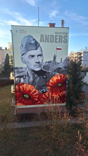 Artwork by CO KTO? in Czersk (Poland) dedicated to Władysław Anders, a Polish military officer and politician, and prominent member of the Polish government-in-exile in London