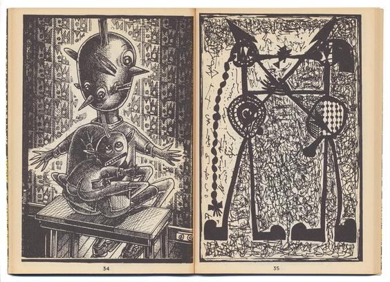 double page, imprimée en noir sur papier bouffant blanc cassé.
A gauche, un dessin d'un personnage assis sur une table face à un mur recouvert d'un papier peint à motif géométrique. Il nous tourne le dos, sur lequel est accroché un autre personnage, plus petit. Le personnage principal semble avoir deux visages.
A droite, un dessin de deux silhouettes humanoïdes, dans un style géométrique en minimaliste qui évoque un dessin d'enfant.