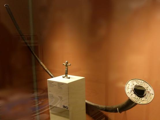 Sailko, Corno in bronzo, da loughnashade, co. di armagh, I secolo ac. 01, CC BY 3.0