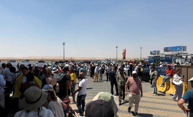 March to Gazan parte hartzekoak ziren ekintzaileak, Kairo eta Al-Arix artean, Egiptoko Poliziak geldiarazita.