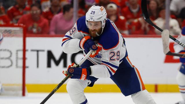 The Stanley Cup Finals between the Edmonton Oilers and Florida Panthers is tied at 2 wins apiece. Who has the advantage now?