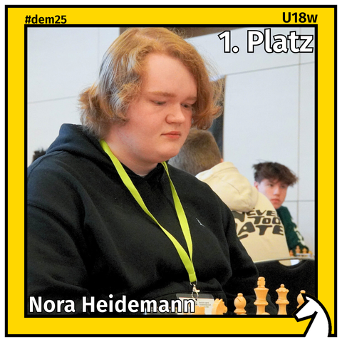 Nora beim Schachspielen