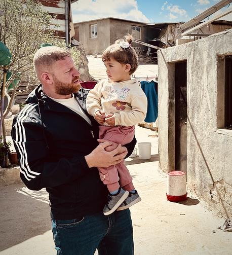 Sami Huraini dans le village de Jinba en Cisjordanie occupée