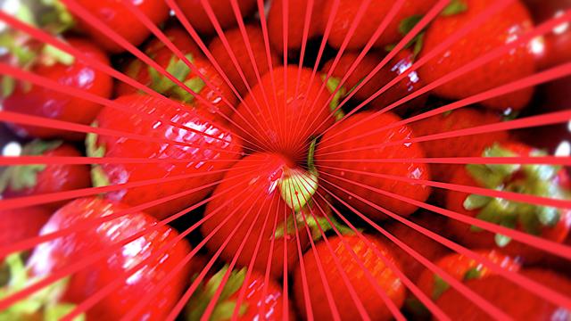 leckere Erdbeeren und drum herum eine hellrote Linien Explosion.
Mit "Gimp" ins Foto hineingearbeitet.
Thema - Geschmacksexplosion
