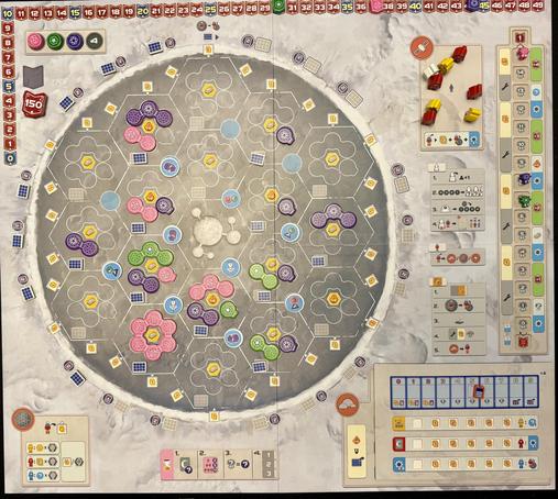 Foto des Spielbretts von "Mondbasis Shackleton" am Ende der Partie