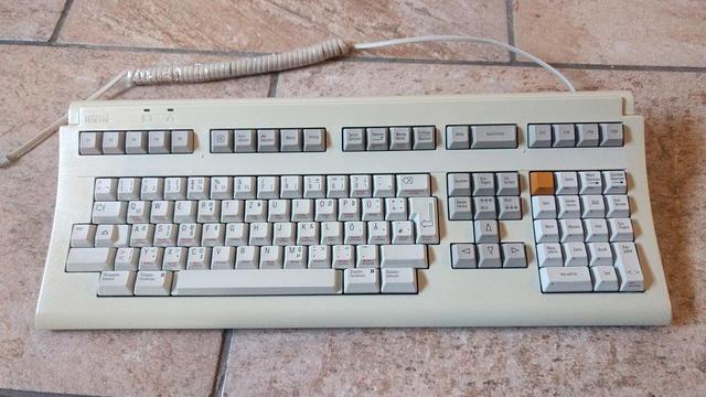 digital LK402 keyboard
