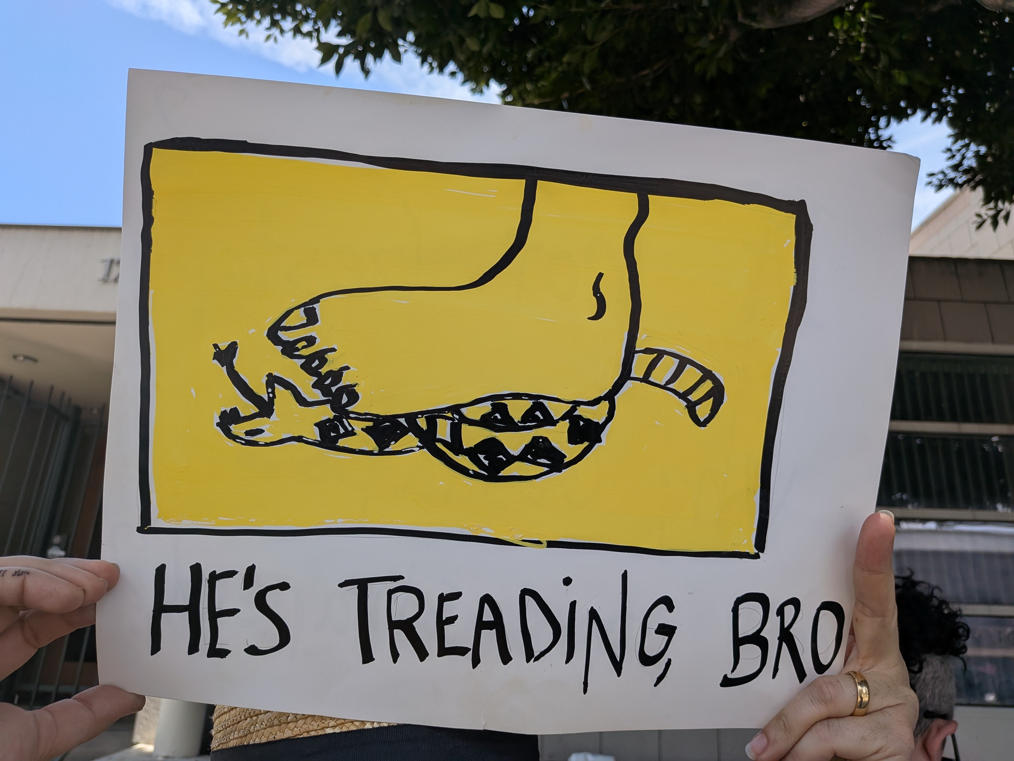 Hes treading bro (Gadsen flag variant)