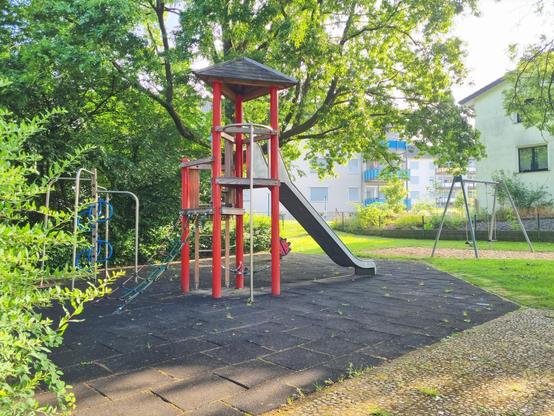 Image taken by Deus Figendi, available under CC-BY-SA. It is made with the thematic map playgrounds in changeset https://openstreetmap.org/changeset/167599805
