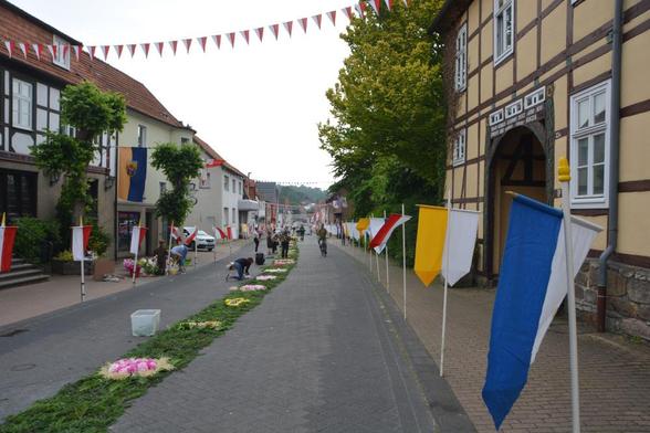 Der Blumenteppich kurz vor der Vollendung
