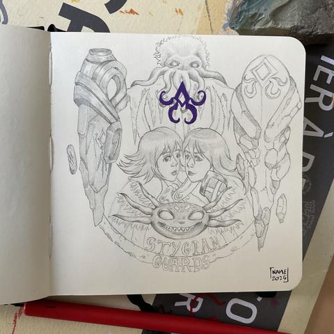 Dessin au crayon sur un petit carnet. On y voit deux totems en roches sculptées entourant deux jeunes femmes joues contre joues tenant des épées. Un symbole violet les surmonte. Au dessus un personnage-pieuvre, en bas un personnage ressemblant à un petit axolotl démoniaque. Tout en bas est inscrit « Stygian Guards »