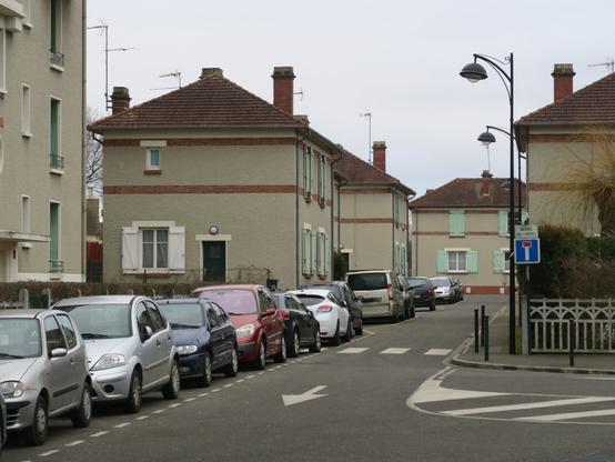 « Les cités-jardins, une certaine idée du bonheur » : un projet artistique et interdisciplinaire au Palais du Roi de Rome à Rambouillet (78), avec les élèves du lycée Louis-Bascan.