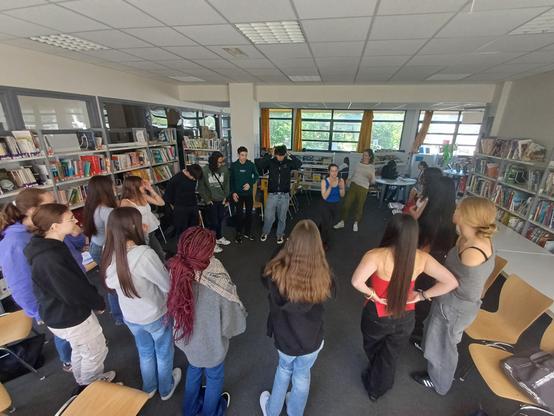 « Les cités-jardins, une certaine idée du bonheur » : un projet artistique et interdisciplinaire au Palais du Roi de Rome à Rambouillet (78), avec les élèves du lycée Louis-Bascan.