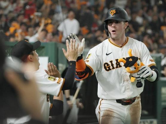 Giants' Trey Cabbage not weighed down by pressure to replace Kazuma Okamoto