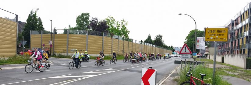 Panorama, Fahrraddemo auf Luxemburger Straße von Hürth nach Köln