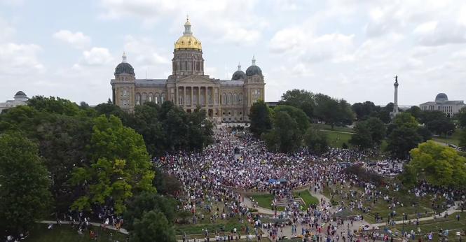 aerial photo of the Iowa Capitol on No Kings Day