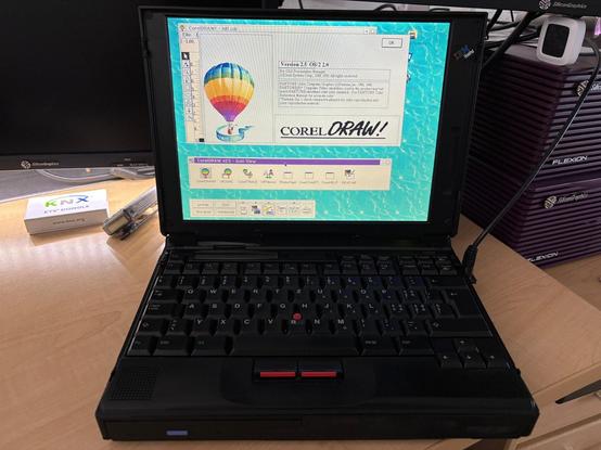 Corel Draw Version 2.5 splash screen on IBM ThinkPad 760 running OS/2 Warp 3.
