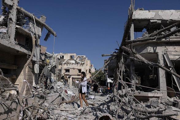 Zerstörte Häuser in der israelischen Stadt Rishon LeZion in Zentralisrael, nachdem eine aus dem Iran abgefeuerte ballistische Rakete am 14. Juni 2025 die Gegend getroffen hat. (Oren Ziv)