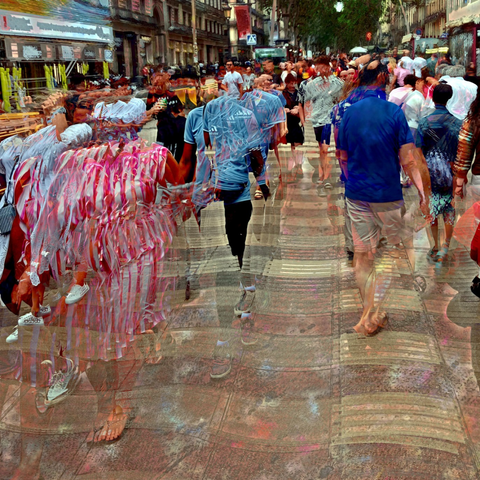 Barcelona digital edited street photography, made with the GNU Image Manipulation Program + G'MIC-Qt filters.