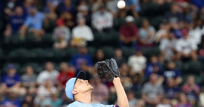 Texas Rangers love their fathers, sweep Chicago White Sox