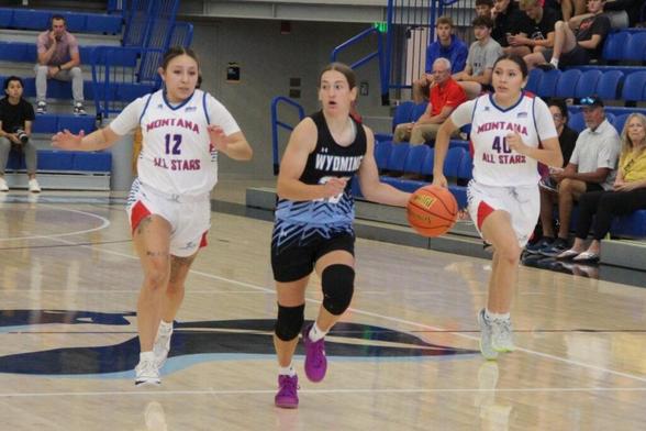 Wyoming Girls Celebrate Long-Awaited B-ball Victory In Montana