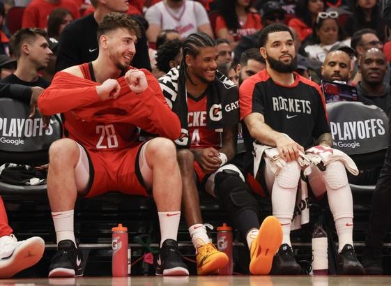 Rockets' Steven Adams Deal Opens Door for Another Vet Return