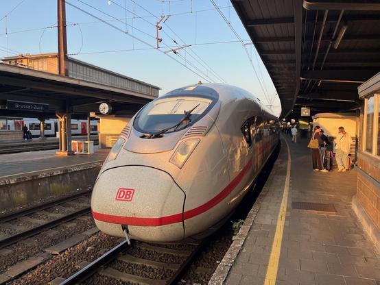 ICE3neo in Bruxelles Midi