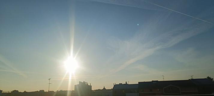 Lever de soleil radieux sur un ciel s'azurant 👍🥵🧊