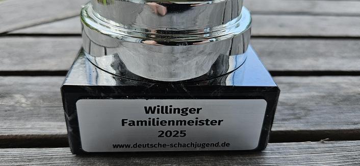Plakette Willinger Familienmeister 2025 www.deutsche-schachjugend.de
