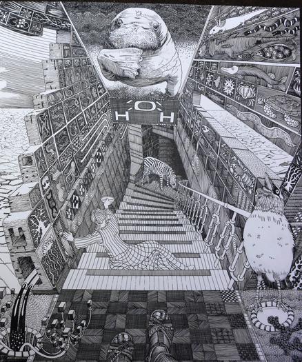 Eine Treppe, auf der eine Quellnymphe mit einer leeren Schale sitzt, führt hinab in den Untergrund. Unterhalb dieser Figur auf dem ersten Treppenabsatz „grast“ ein Zebra. Oberhalb der Treppe erscheint auf der schrägen Decke ein junges Walross. Die Treppe wird flankiert von Mauern, auf deren Kacheln verschiedene Wassertiere und –pflanzen dargestellt sind. Durchbrüche geben den Blick auf eine Wüstenlandschaft frei. Links sprudelt aus zwei aus der Wand ragenden Rohren schwarzes Wasser in einen Schacht. Rechts wacht eine große Dohle über einen leeren Schacht, während sie in den Himmel starrt. Im Vordergrund sind die Füße einer Frau zu erkennen, die dabei sind, die Treppe zu betreten.
