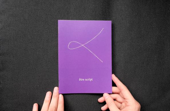 Cover of the essay “être script”