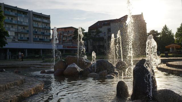Brunnen im Gegenlicht